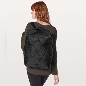 EUC Lululemon Get Set Backpack Quilted 19L and Lululemon Essentials Pouch Set